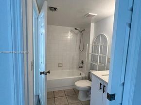 5065 Wiles Rd 103, Coconut Creek FL 33073