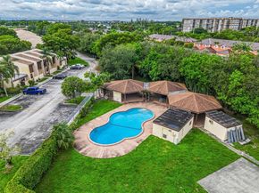1161 NW 99th Ter 38, Pembroke Pines FL 33024
