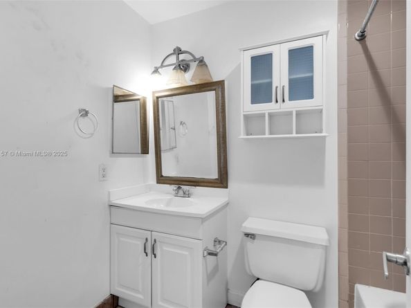 1161 NW 99th Ter 38, Pembroke Pines FL 33024