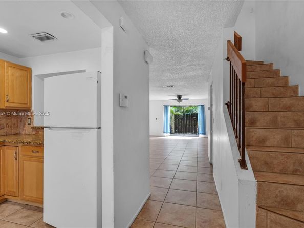 1161 NW 99th Ter 38, Pembroke Pines FL 33024