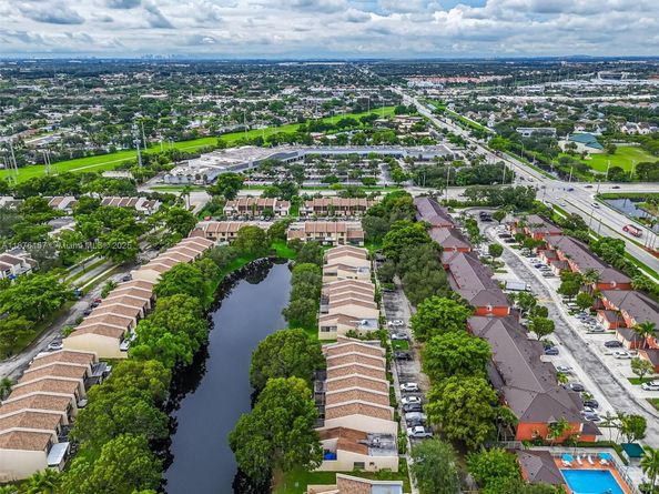 1161 NW 99th Ter 38, Pembroke Pines FL 33024