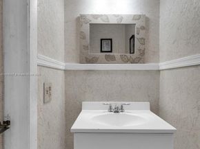 1161 NW 99th Ter 38, Pembroke Pines FL 33024