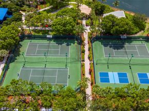 1996 NW 170th Ter, Pembroke Pines FL 33028