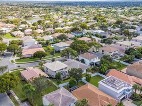 1996 NW 170th Ter, Pembroke Pines FL 33028