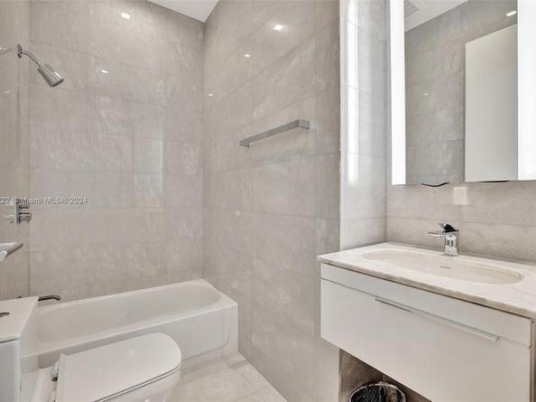18501 E Collins Ave 5001, Sunny Isles Beach FL 33160