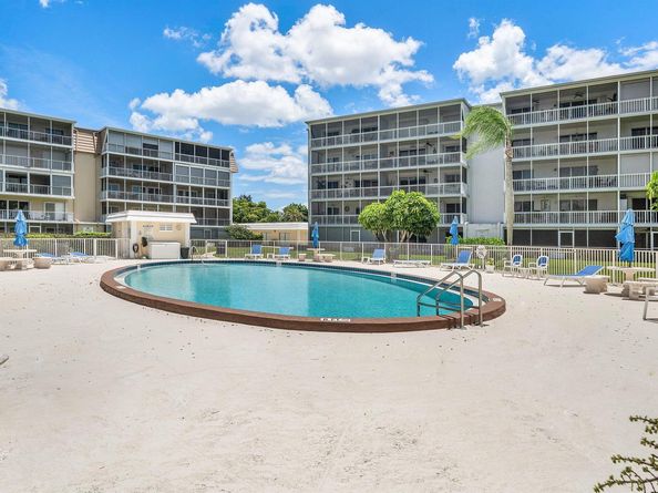 250 John F Kennedy Drive 204, Atlantis FL 33462