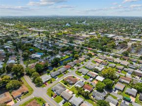 7301 NW 57th Pl, Tamarac FL 33321