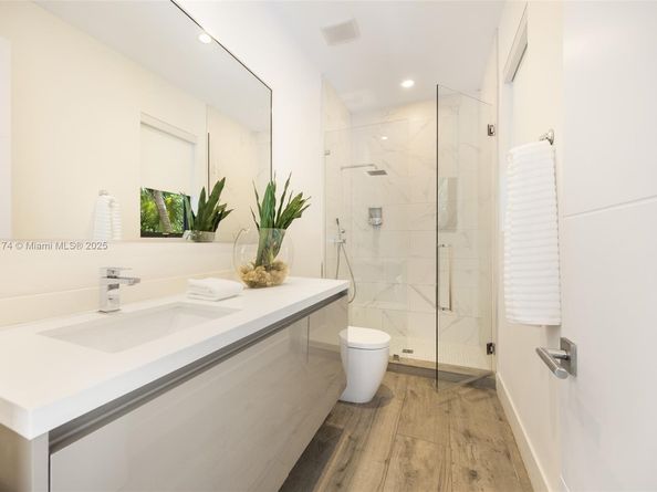 3648 Loquat Ave, Coconut Grove FL 33133