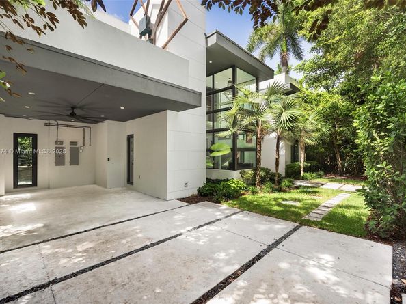 3648 Loquat Ave, Coconut Grove FL 33133