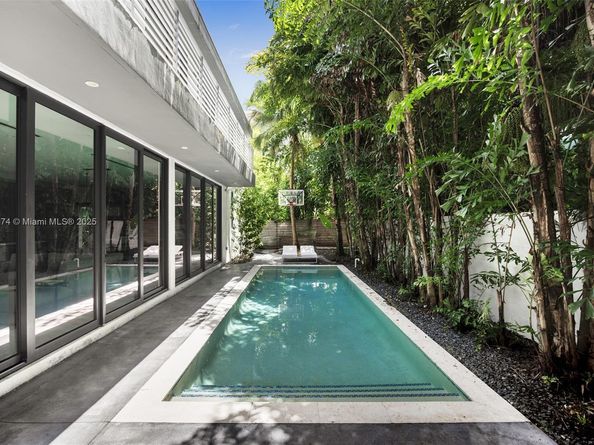 3648 Loquat Ave, Coconut Grove FL 33133
