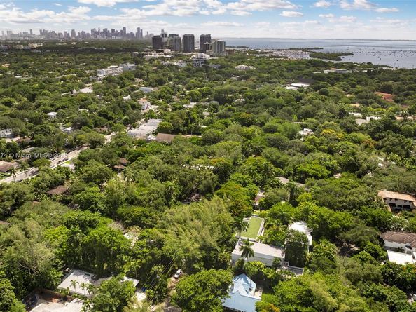 3648 Loquat Ave, Coconut Grove FL 33133