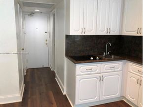 6345 Collins 732, Miami Beach FL 33141