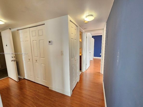 1300 NE Miami Gardens Dr 706E, Miami FL 33179