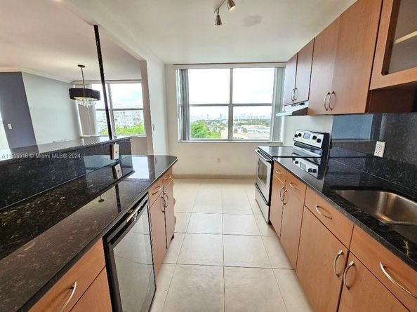 1300 NE Miami Gardens Dr 706E, Miami FL 33179