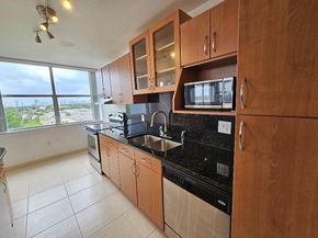 1300 NE Miami Gardens Dr 706E, Miami FL 33179