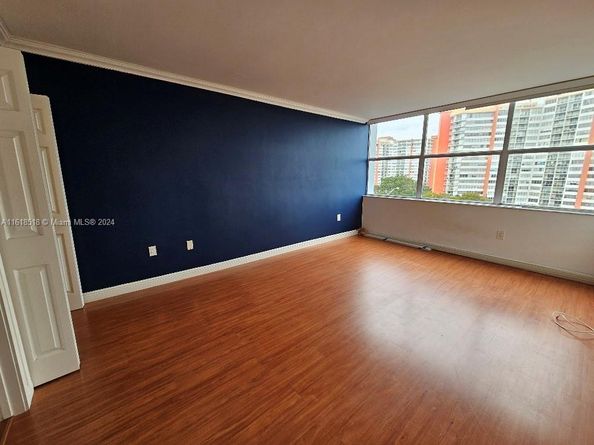 1300 NE Miami Gardens Dr 706E, Miami FL 33179