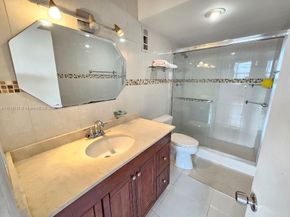 1300 NE Miami Gardens Dr 706E, Miami FL 33179