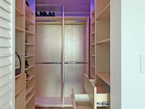 325 S Biscayne Blvd 2918, Miami FL 33131