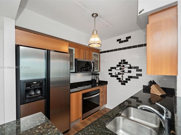 325 S Biscayne Blvd 2918, Miami FL 33131