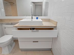 325 S Biscayne Blvd 2918, Miami FL 33131