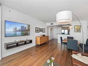 325 S Biscayne Blvd 2918, Miami FL 33131