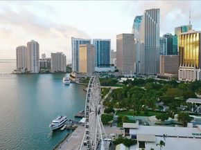 325 S Biscayne Blvd 2918, Miami FL 33131