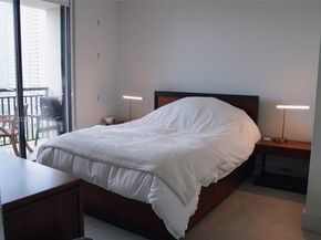 540 Brickell Key Dr 1711, Miami FL 33131