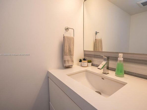 555 NE 15th St 26E, Miami FL 33132