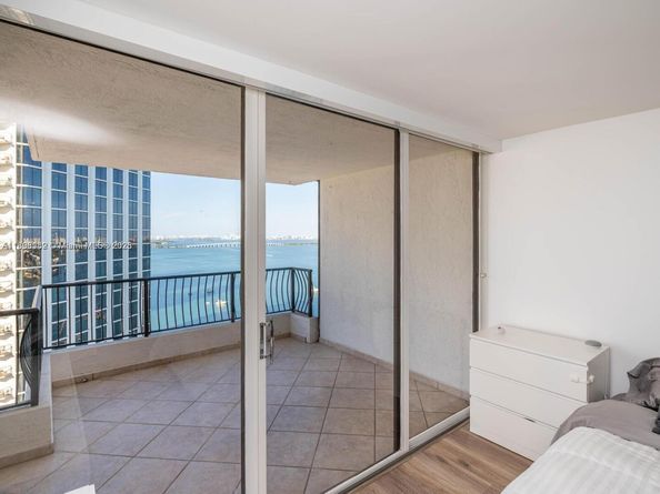 555 NE 15th St 26E, Miami FL 33132