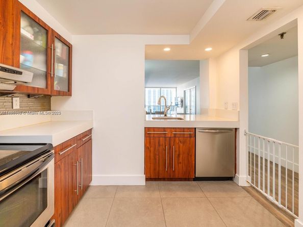 555 NE 15th St 26E, Miami FL 33132