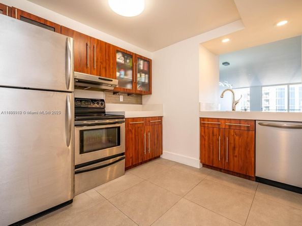 555 NE 15th St 26E, Miami FL 33132