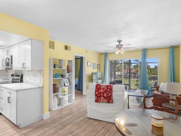 2970 NE 16th Ave 208, Oakland Park FL 33334