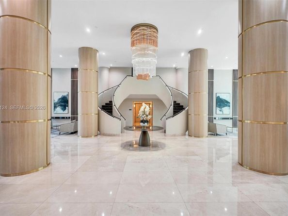 3500 Mystic Pointe Dr 3206, Aventura FL 33180