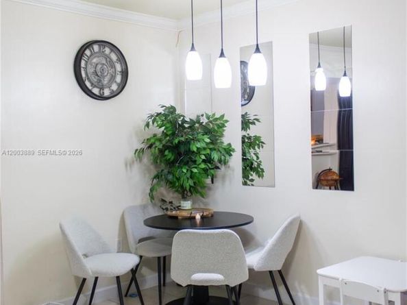 7645 NW 38th Ct, Sunrise FL 33351