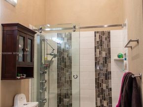 7645 NW 38th Ct, Sunrise FL 33351