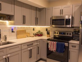 7645 NW 38th Ct, Sunrise FL 33351