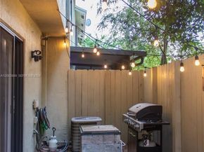 7645 NW 38th Ct, Sunrise FL 33351