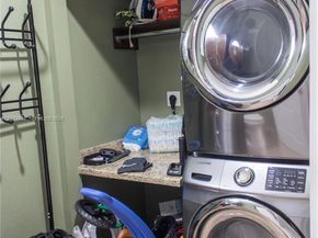 7645 NW 38th Ct, Sunrise FL 33351