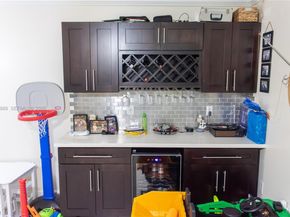 7645 NW 38th Ct, Sunrise FL 33351