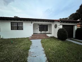 860 NW 17th Ct, Miami FL 33125