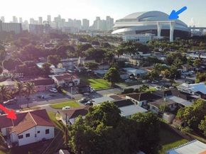 860 NW 17th Ct, Miami FL 33125