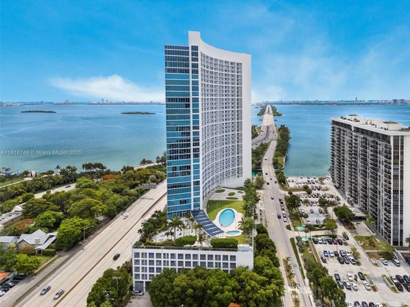 601 NE 36th St 1103, Miami FL 33137