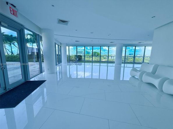 601 NE 36th St 1103, Miami FL 33137