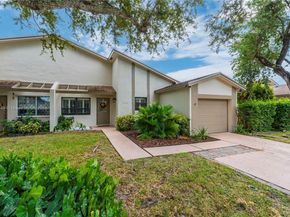 6530 NW 4th St, Plantation FL 33317