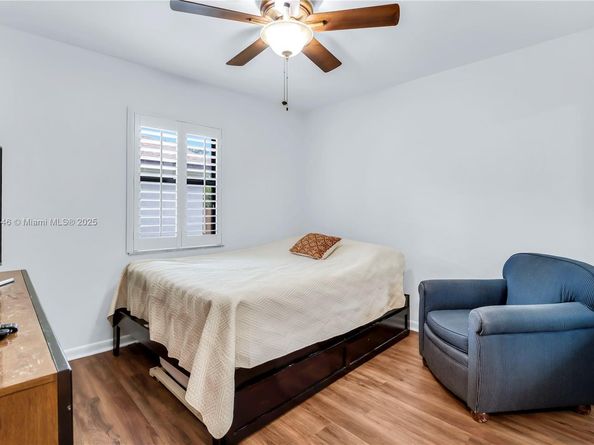 6530 NW 4th St, Plantation FL 33317