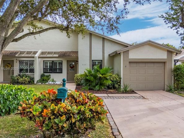 6530 NW 4th St, Plantation FL 33317