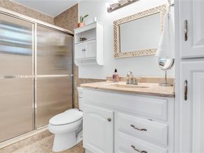 6530 NW 4th St, Plantation FL 33317