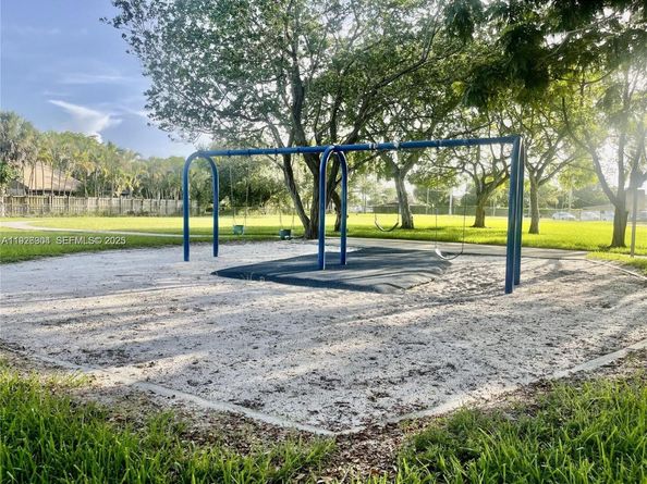 7220 SW 94th Pl G2, Miami FL 33173