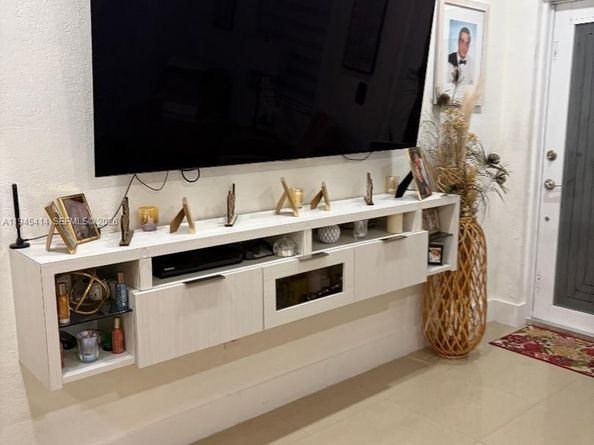 815 E 32nd St, Hialeah FL 33013