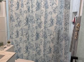 815 E 32nd St, Hialeah FL 33013